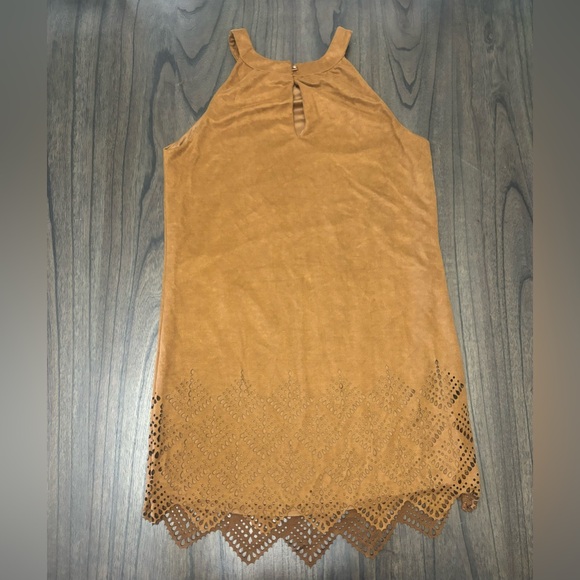 Rue 21 Faux Suede Sleeveless Tribal Native Laser Cut Design Size XS - Picture 4 of 7